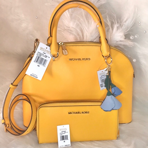 Michael Kors Handbags - 🌺MICHAEL KORS 3Pcs JASMINE YELLOW EMMY SATCHEL SET